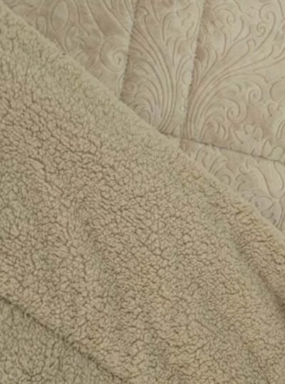 colcha-sondel-textura-felpa-color-beige-vista-cerca